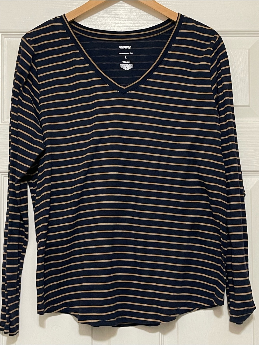 Sonoma women’s  Navy and Tan Striped V-Neck Long Sleeve Tee